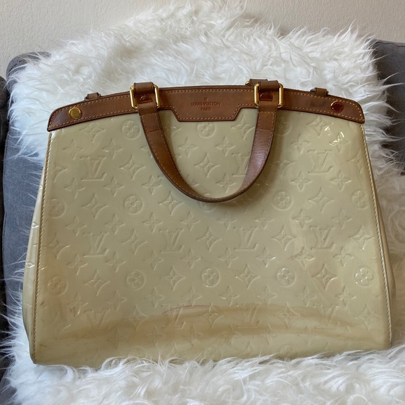 ❤louis vuitton handbag vernis Brea Gm used fair condition - Picture 3 of 11